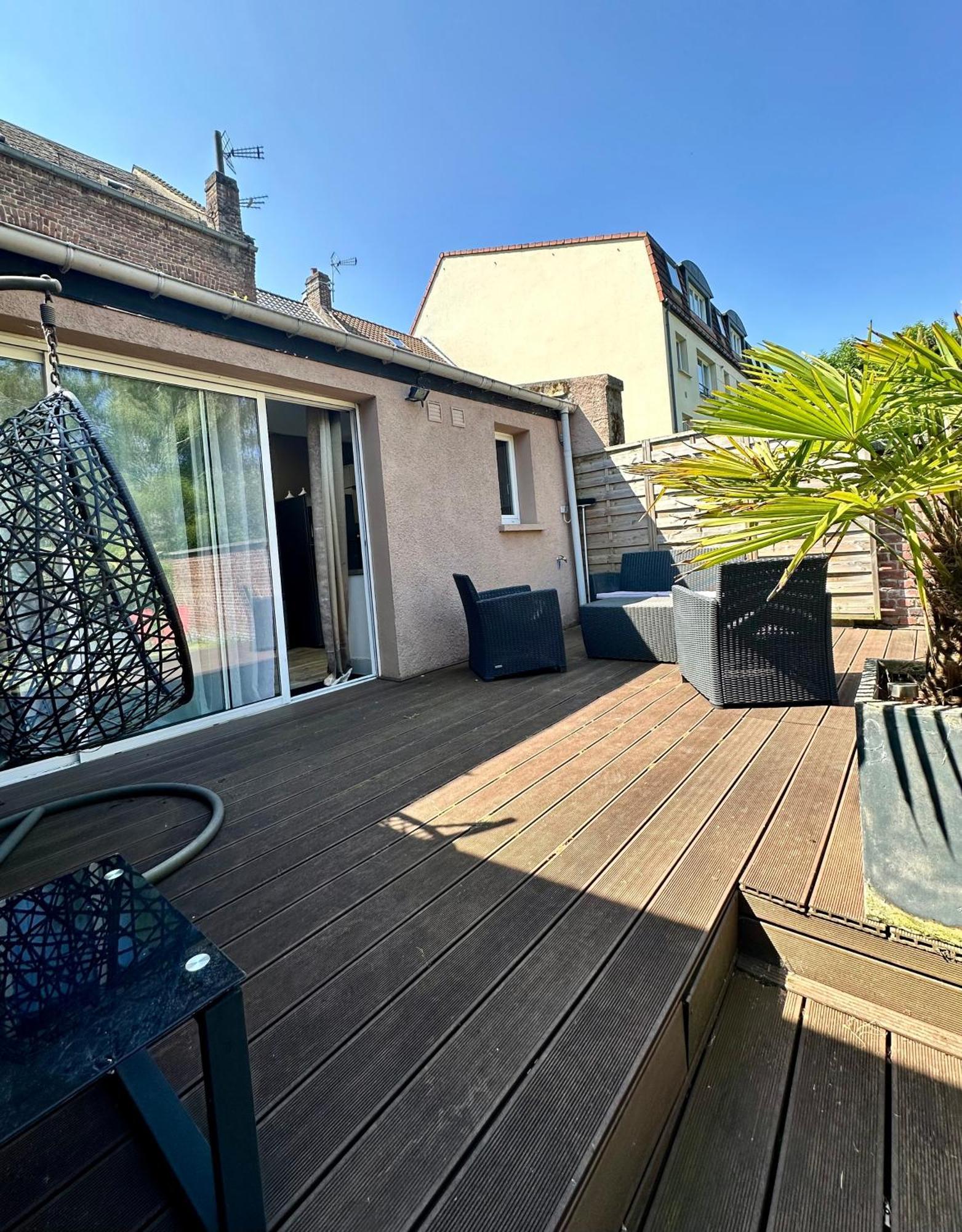 Oasis Citadine Terrasse Intime Jardin Privatif En Plein Centre Ville 70M2 Cambrai Exterior foto