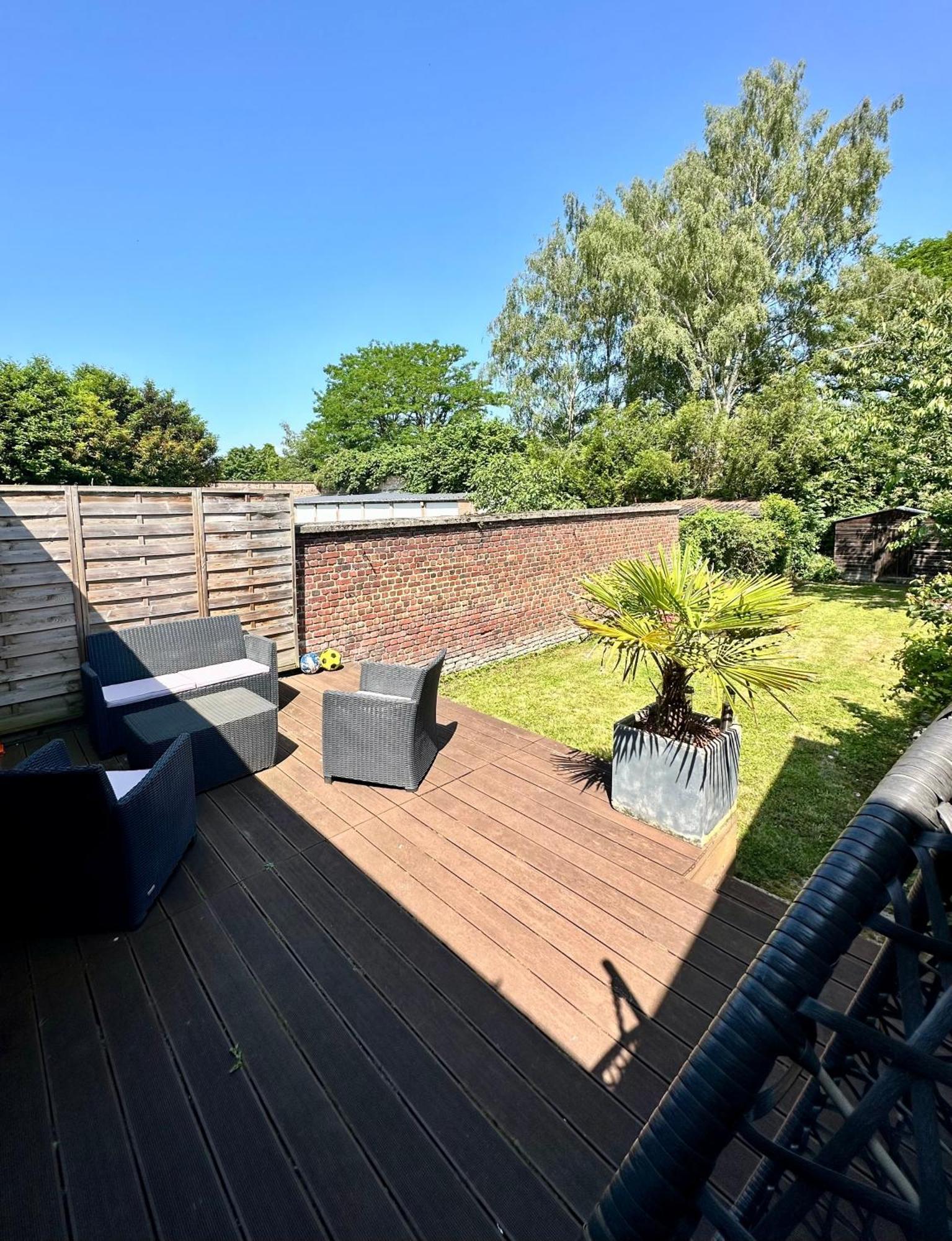 Oasis Citadine Terrasse Intime Jardin Privatif En Plein Centre Ville 70M2 Cambrai Exterior foto
